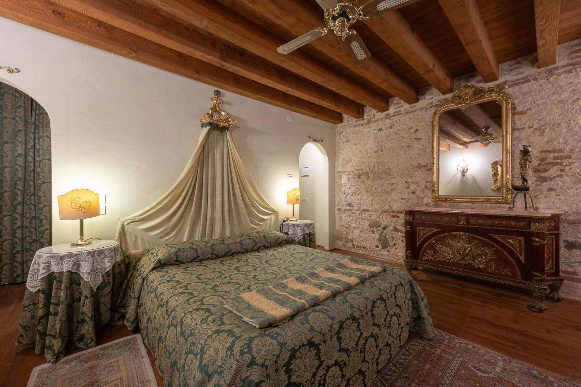Locanda La Corte Dei Galli Carre Экстерьер фото
