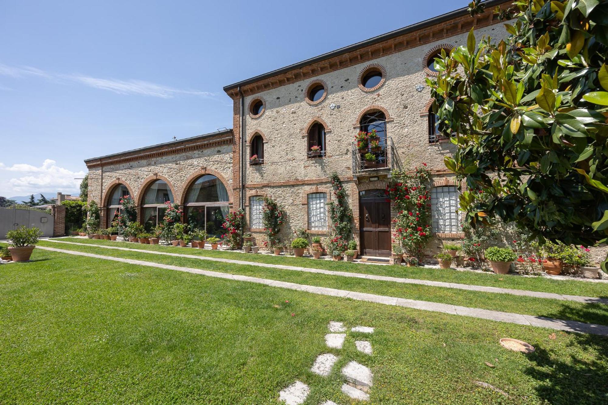 Locanda La Corte Dei Galli Carre Экстерьер фото