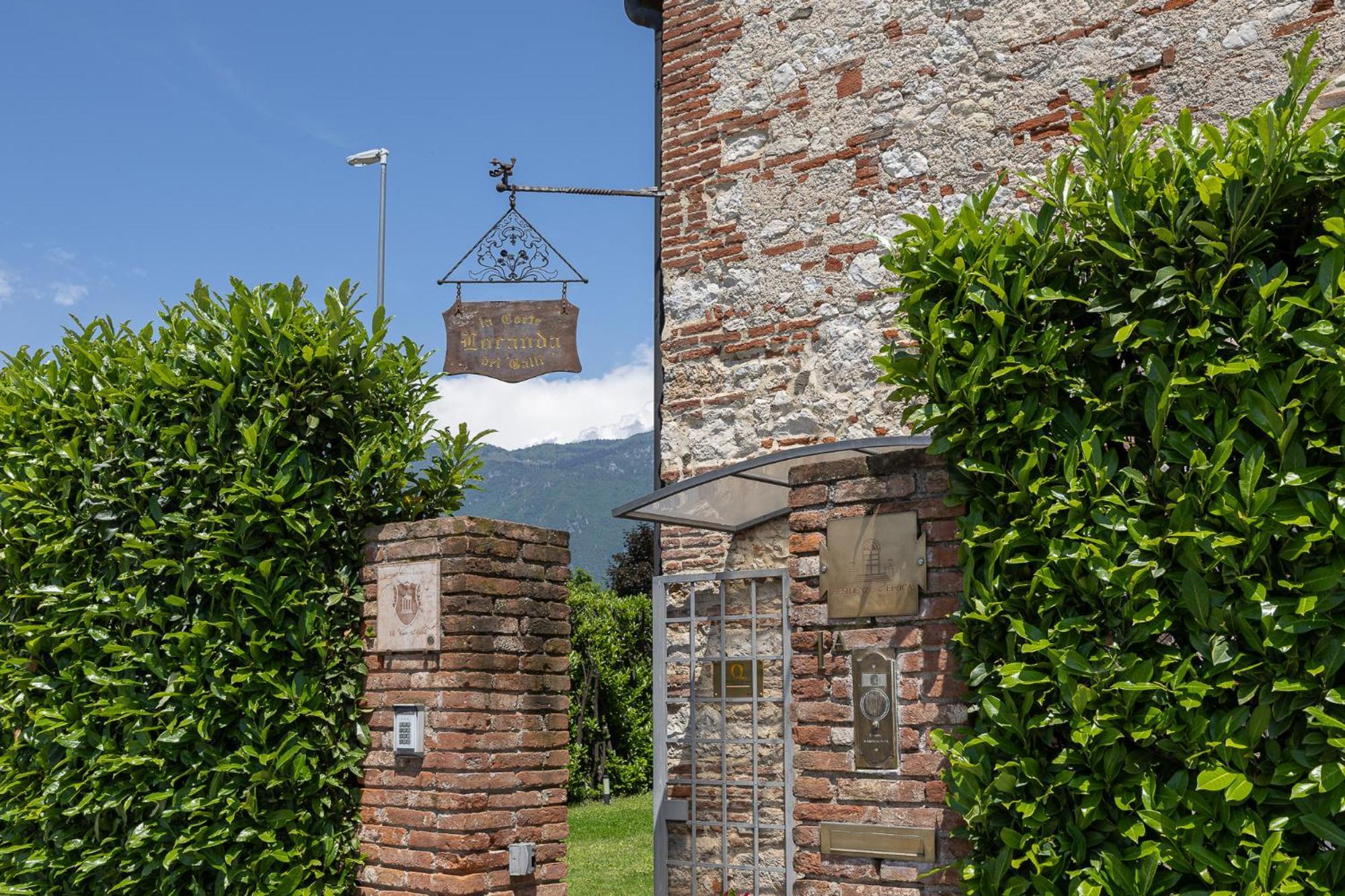 Locanda La Corte Dei Galli Carre Экстерьер фото