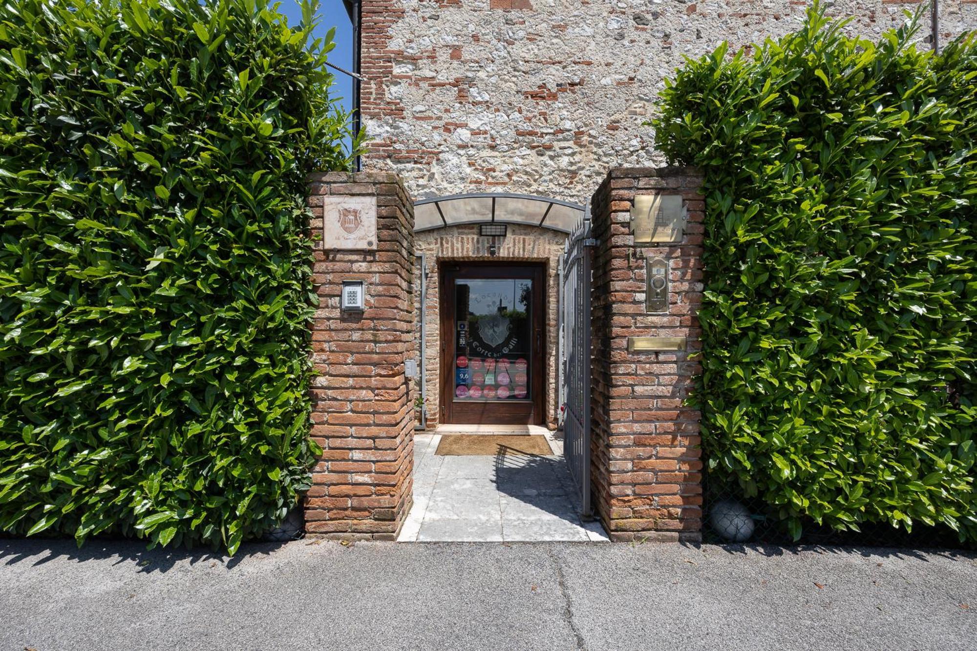Locanda La Corte Dei Galli Carre Экстерьер фото