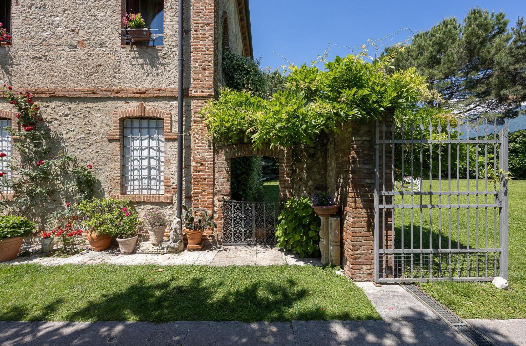 Locanda La Corte Dei Galli Carre Экстерьер фото
